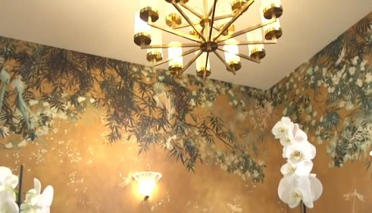 Мария Шукшина. Зимний сад с павлинами